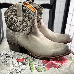 NEW Frye Deborah Booties 10M
